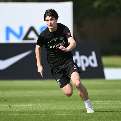 Paxten Aaronson im Eintracht-Training