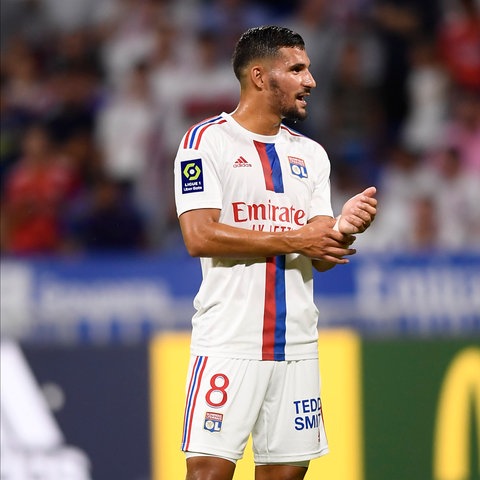 Aouar trägt aktuell das Trikot von Lyon.