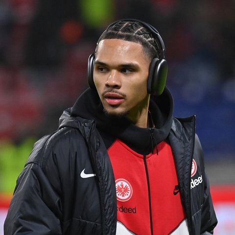 Nnamdi Collins ist nun bis 2030 an die Eintracht gebunden.