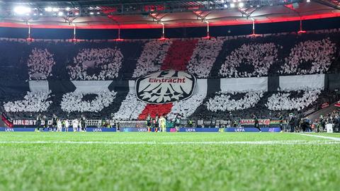 Die Eintracht-Fans zelebrieren Europa-Spiele - auch wieder mit Choreos.