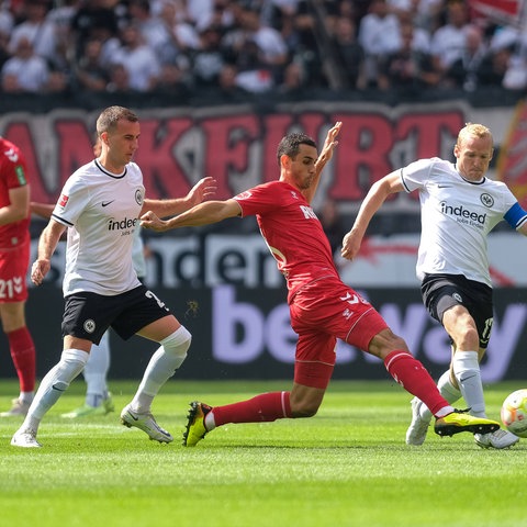 Szene aus der Partie Frankfurt gegen Köln