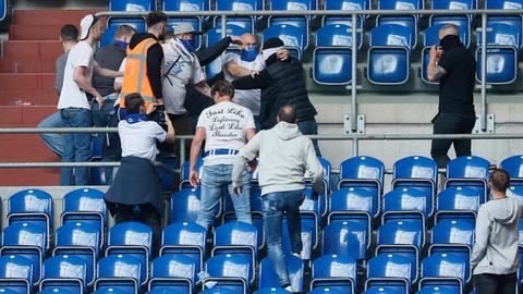 Eintracht Schalke Fans Prügel