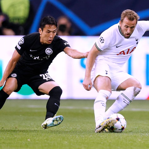 Makoto Hasebe Harry Kane