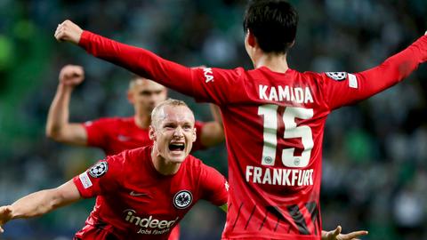 Rode und Kamada von Eintracht Frankfurt jubeln