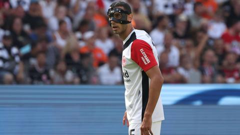 Ellyes Skhiri mit Gesichtsmaske im Spiel gegen Hoffenheim.