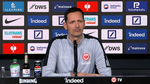 Eintracht-Trainer Dino Toppmöller