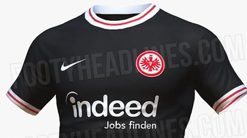 Ein schwarzes Trikot mit rot-weißen Streifen an Kragen und an den Ärmeln.