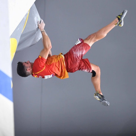 Alberto Gines Lopez beim Bouldern